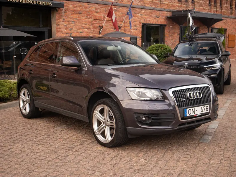 AUDI Q5 2.0i quattro